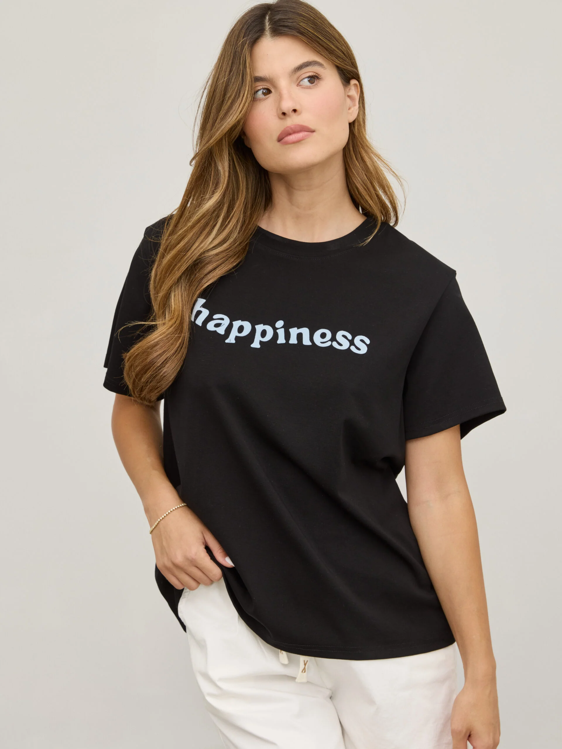 טישירט פרינט HAPPINES | שחור - Image 2